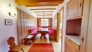 Interior - Authentic semi-detached holiday home in a quiet location on the outskirts of Cel (Celerina/Schlarigna)