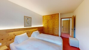 4 habitaciones, escritorio y wifi gratis 