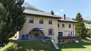 Exterior - Authentic semi-detached holiday home in a quiet location on the outskirts of Cel (Celerina/Schlarigna)