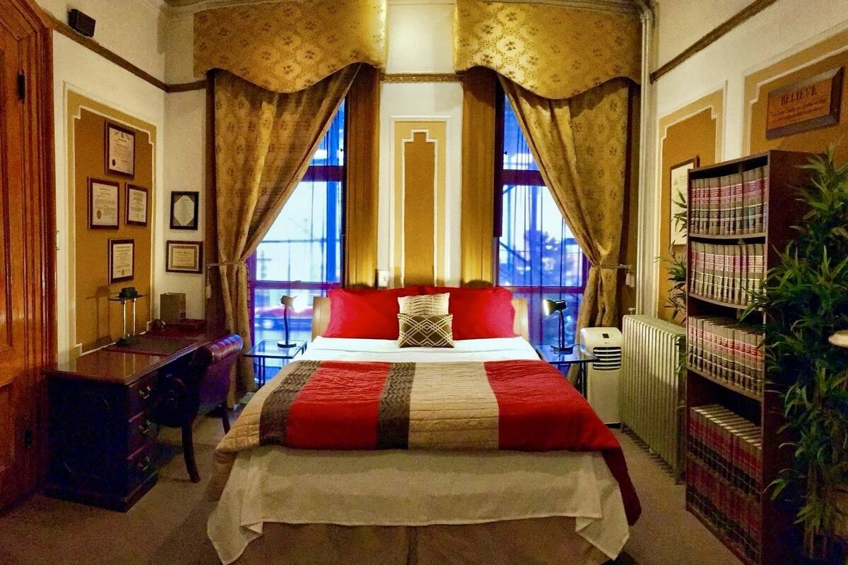 The Justice Manor | Individually decorated, individually furnished, iron/ironing board