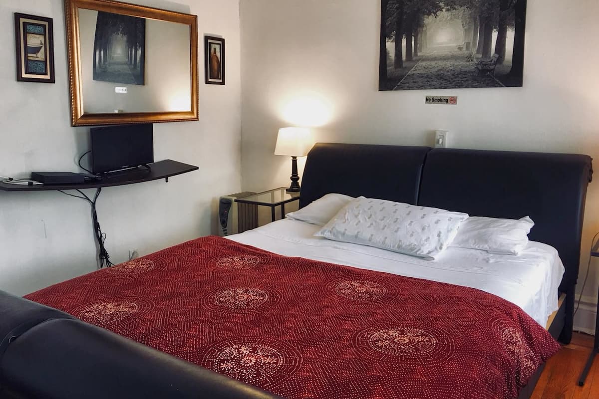 Justice Tower 2 | Individually decorated, individually furnished, iron/ironing board