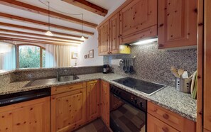 Réfrigérateur, four, plaque de cuisson, lave-vaisselle