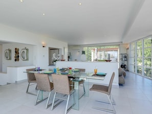 Dining - Private Villa with A/C, hot tub, private pool, WIFI, TV, terrace, pets allowed, panoramic view (Roquebrune-sur-argens)
