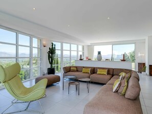 TV - Private Villa with WIFI, A/C, hot tub, private pool, TV, terrace, pets allowed, panoramic view (Roquebrune-sur-argens)