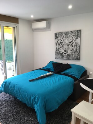 1 chambre, fer et planche à repasser, Wi-Fi, draps fournis