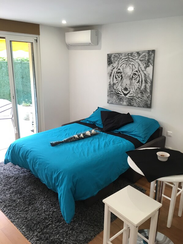 1 chambre, fer et planche à repasser, Wi-Fi, draps fournis