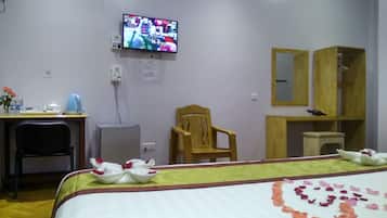 Quarto casal | Escrivaninha, camas extras/dobráveis (sobretaxa), Wi-Fi de cortesia