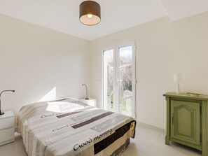 3 Schlafzimmer, Reisekinderbett, kostenloses WLAN, Bettwäsche