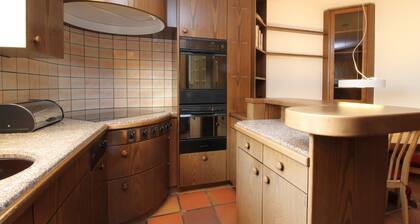 Das Apartmenthaus "Chesa Alice" liegt im Dorfkern St.