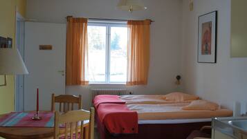 1 bedroom, iron/ironing board, travel cot, free WiFi