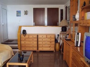 2 عدّة غرف نوم ومكواة/لوح كي وسرير سفر وواي فاي مجانًا