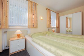 2 Schlafzimmer, Reisekinderbett, WLAN