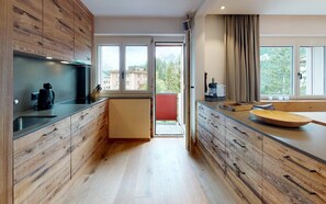 Kühlschrank, Ofen, Herdplatte, Geschirrspüler