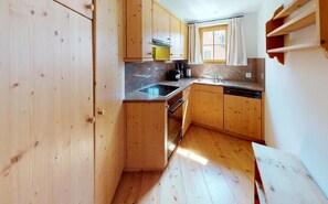 Réfrigérateur, four, plaque de cuisson, lave-vaisselle