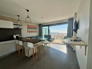 TV - Beach apartment, pool, balcony, pets, parking (La Tranche-sur-Mer)