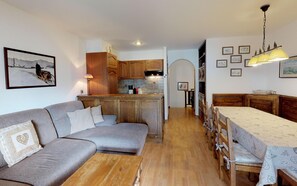 TV, fireplace, stereo - Very well located apartment house in the area of Park-Salet. (St. Moritz)