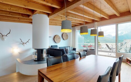 Etwas erhöht vom Dorfkern Samedan liegt die beliebte Ferienunterkunft "Crusch".