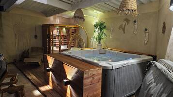 Bain à remous intérieur