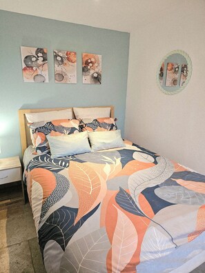 1 chambre, lit parapluie, Wi-Fi, draps fournis