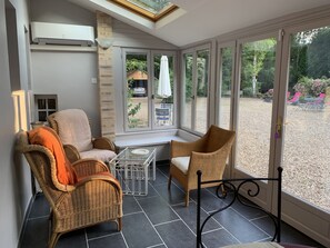 Interior - "Moulin des Charmes" in a park of 1ha crossed by the river (Molineuf)