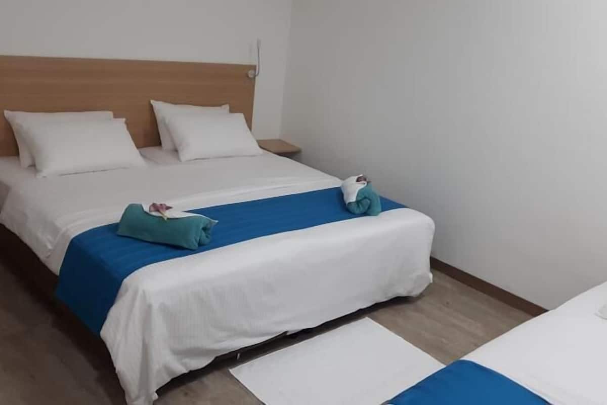 Deluxe Room | Desk, free WiFi, bed sheets
