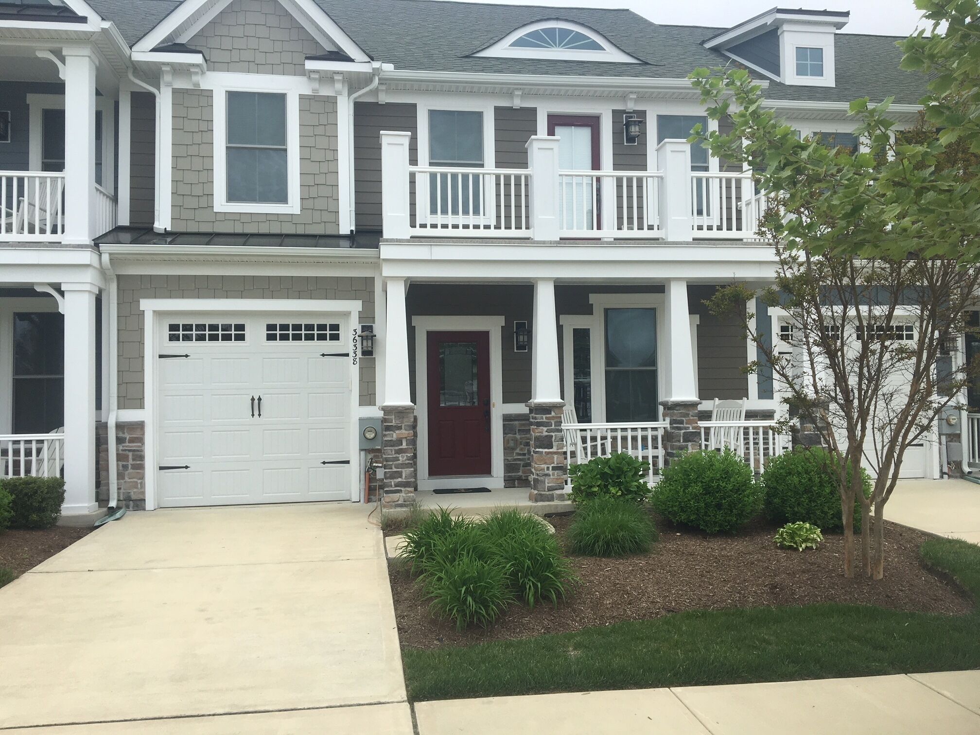 Beautiful Townhome in The Highly Acclaimed Community of Bayside