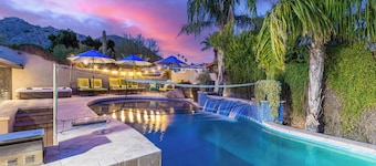 ¡Piscina climatizada, voleibol, putting green, bicicletas y más! ¡Totalmente actualizado con garaje y casita!
