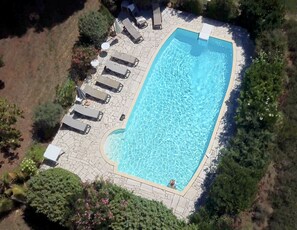 Outdoor pool - Secular Manor: Pool & 2.5ha Estate – Perfect for Families & Friends (Roussillon)