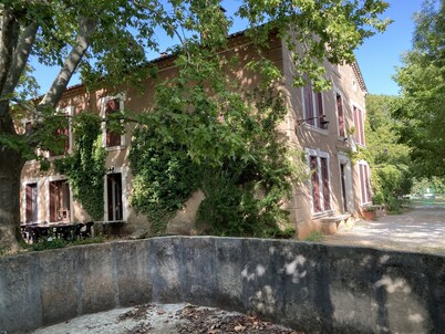 Great secular house on a 2ha field, spacious and relaxing