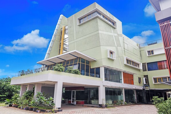 Exterior - Collection O Cikarang Near Pollux Mall Formerly Hotel Pesona Cikarang (Cikarang)