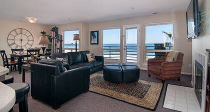 Beautiful Direct Oceanfront Condo in San Diego