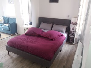 1 habitación, escritorio y insonorización