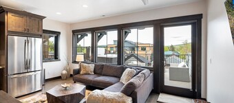 🌸 Executive Downtown Penthouse🌸