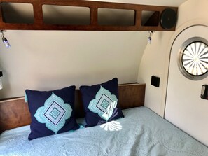 1 bedroom - Glamping in a teardrop trailer (San Antonio)