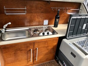 Fridge - Glamping in a teardrop trailer (San Antonio)