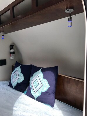 1 bedroom - Glamping in a teardrop trailer (San Antonio)