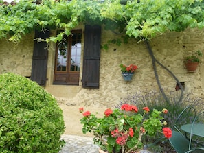 Exterior detail - Typical Gascogne home (Ornézan)