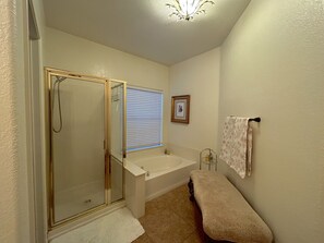 Towels - Very nice 4 bdrm 2 full bath ranch home w/ great room in quiet neighborhood. (Phoenix)