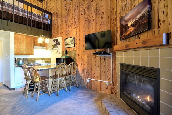 Kylskåp, mikrovågsugn, ugn och spishäll