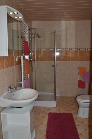 Shower, towels