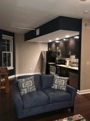 Smart TV - "Market View" 2Br, 2ba, Best view of the Market Square, Great Location (Knoxville)