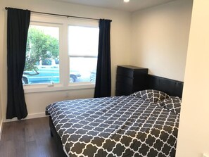 2 bedrooms, iron/ironing board, WiFi, bed sheets - Beautiful newly remodeled home near SFO (San Bruno)