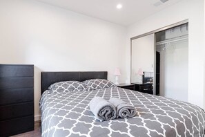 2 bedrooms, iron/ironing board, WiFi, bed sheets