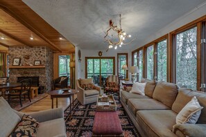 Smart TV, fireplace, video games, DVD player