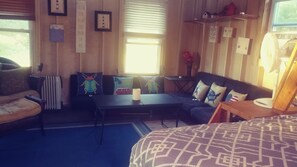 2 bedrooms, bed sheets