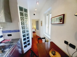 Kühlschrank, Herdplatte, Geschirrspüler