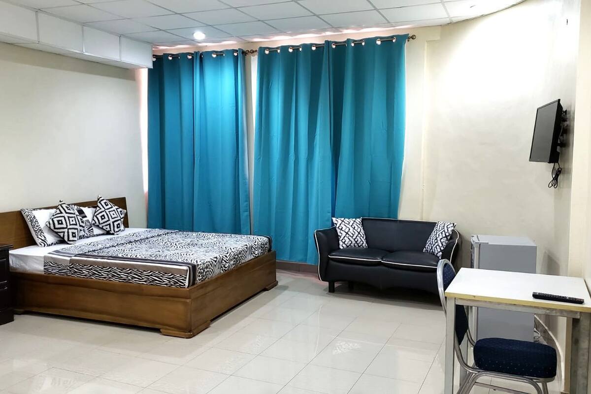 comfort suite, 1 king bed | desk, blackout curtains, free wifi, bed sheets