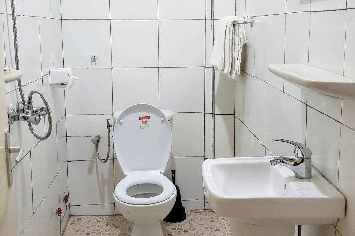 shower, rainfall showerhead, towels, soap