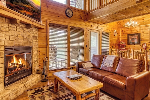 Smoky Mountain Cabin "Bearadise Mountain Lodge" - Living room with stone encased fireplace