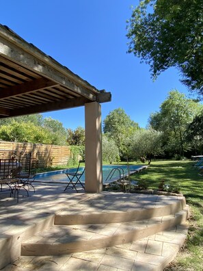 Outdoor pool - 4-bedroom house, 5min from Avignon center (Les Angles)